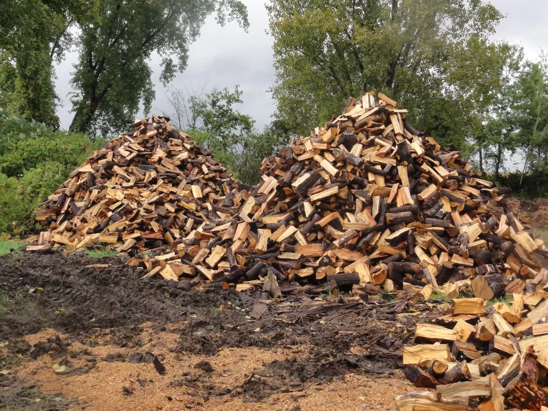 Service de vente de bois de chauffage et de foyer à Saint-Laurent et ses environs - Service d'Arbres Stéphane